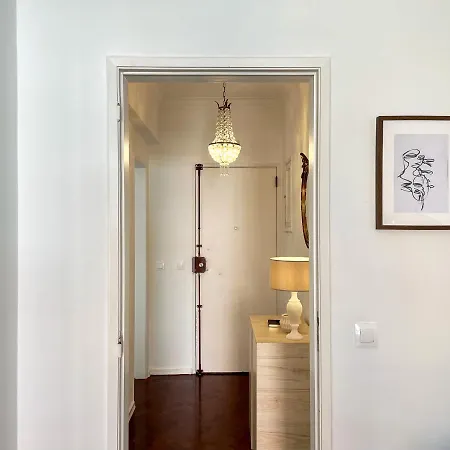 Claude Homes Rato Apartment *