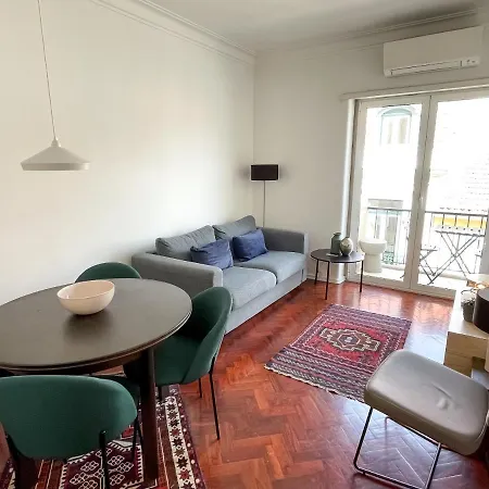 Claude Homes Rato Apartment