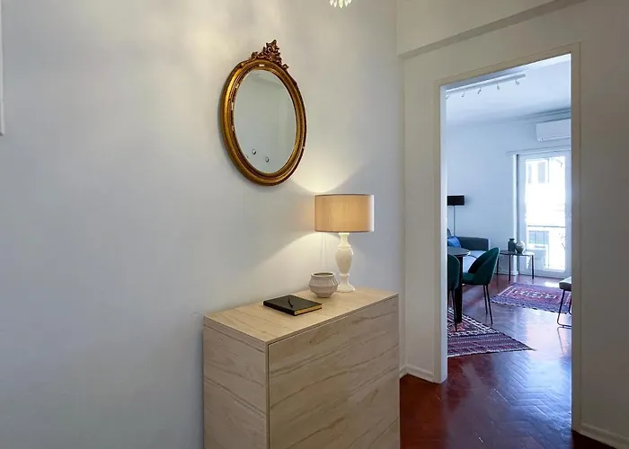 Claude Homes Rato * ליסבון