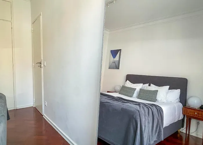 Claude Homes Rato דירה *